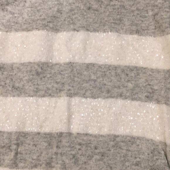 White and gray striped sweater - Picture 3 of 5